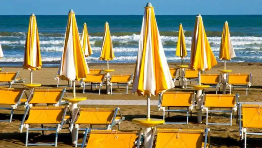 images Tutela e cura delle spiagge calabresi: appello di Legambiente ai Comuni 