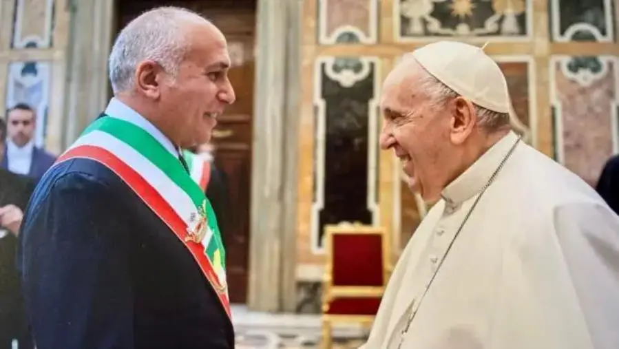 Addio a Papa Francesco, il cordoglio del sindaco di Cosenza Caruso