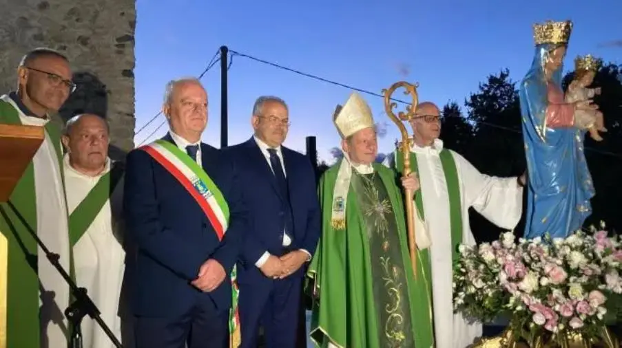 Nuove Corone per la Regina di Farri: opere di Michele Affidato
