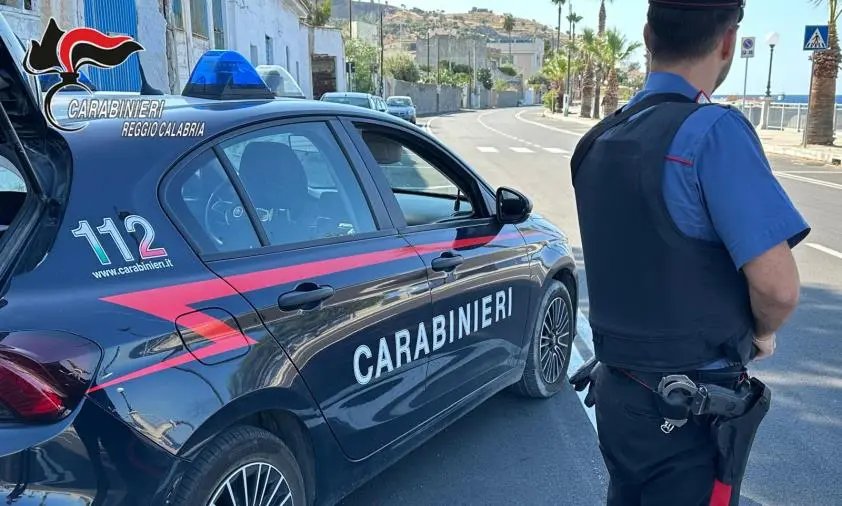Rapine con pistole, taser ed esplosivi: nel Reggino fermata la "coppia del terrore” 