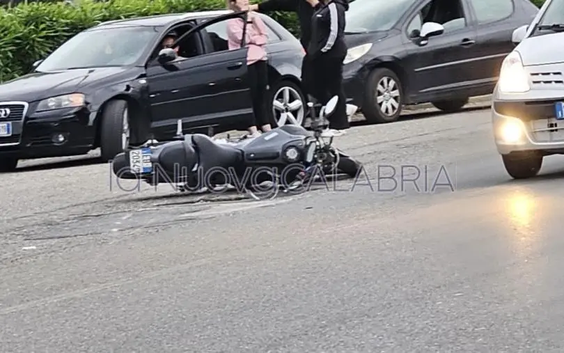Catanzaro, scontro moto auto sulla SS 106 in direzione Lido