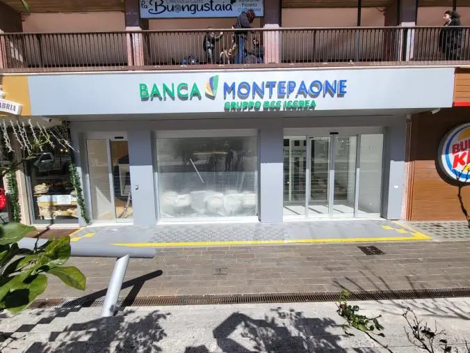 images  La Banca Montepaone cresce ancora: apre a Catanzaro una nuova sede