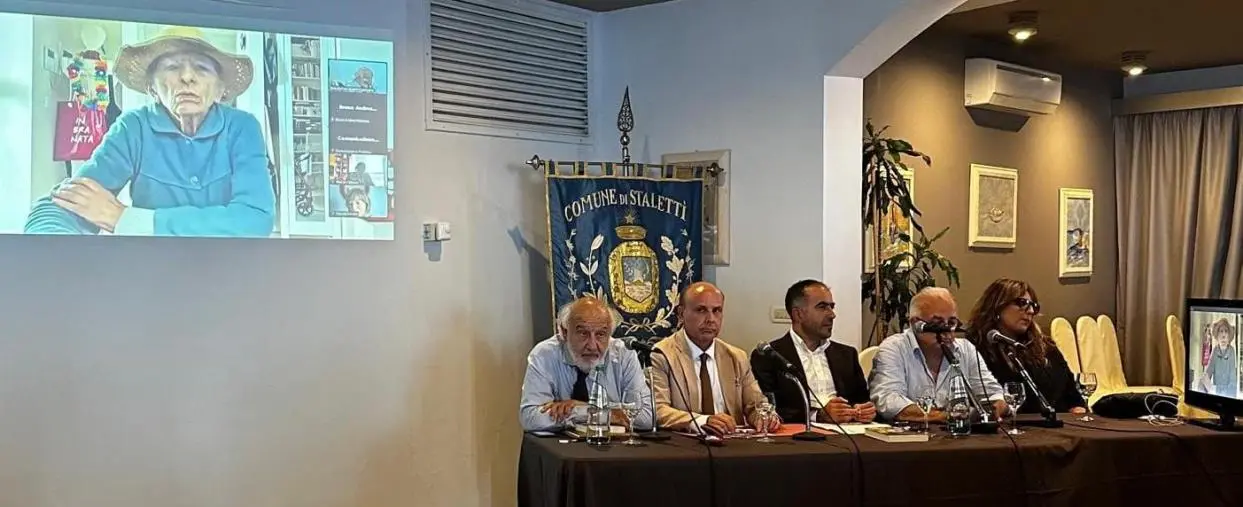 “Calabria terra di pensiero e conoscenza", a Stalettì dibattito sulla convivenza di più identità nella comunità