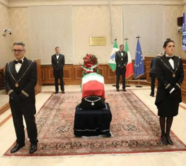 images Morte di Napolitano, la riflessione di Petramala: "Io lo so"