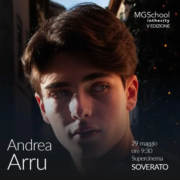 Dal set de “Il ragazzo dai pantaloni rosa” Andrea Arru a Soverato per raccontarsi agli studenti