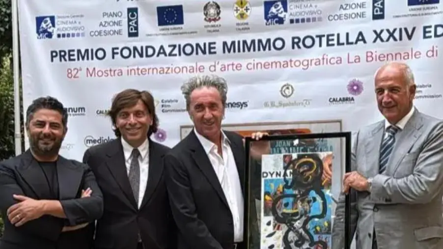 Venezia, il Premio Fondazione Mimmo Rotella assegnato a Paolo Sorrentino