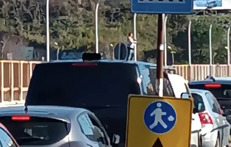 images Minaccia di lanciarsi nel vuoto, paura per un uomo sul Ponte Morandi di Catanzaro