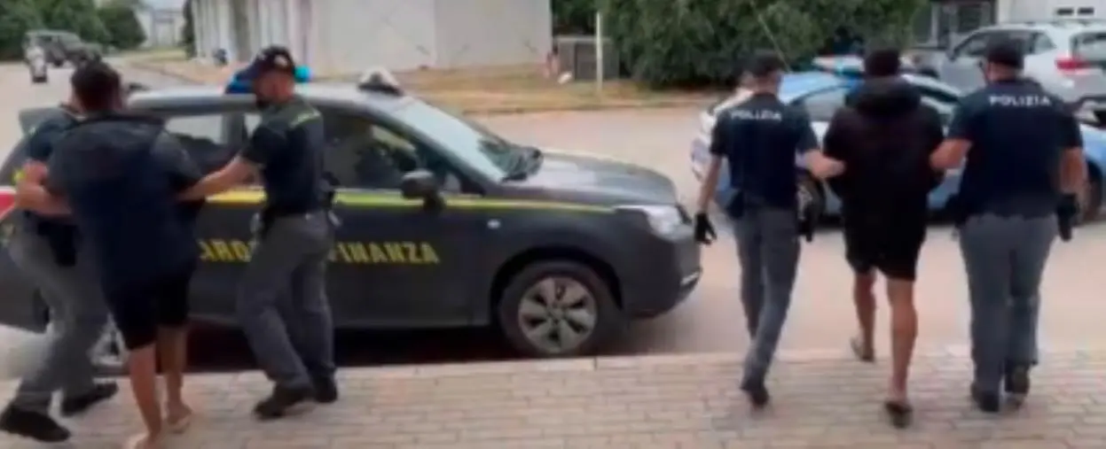 Crotone, fermati i 2 scafisti responsabili dello sbarco avvenuto il 22 maggio