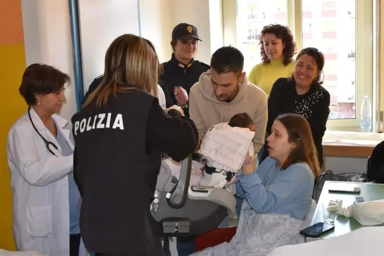 Cosenza, la famiglia della neonata rapita: “Spegnete i riflettori su di noi”