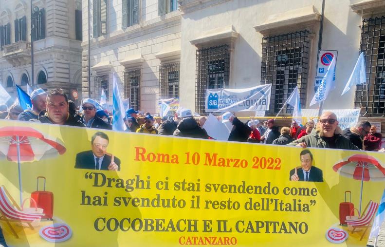 images Manifestazione balneari a Roma: presente anche la Calabria