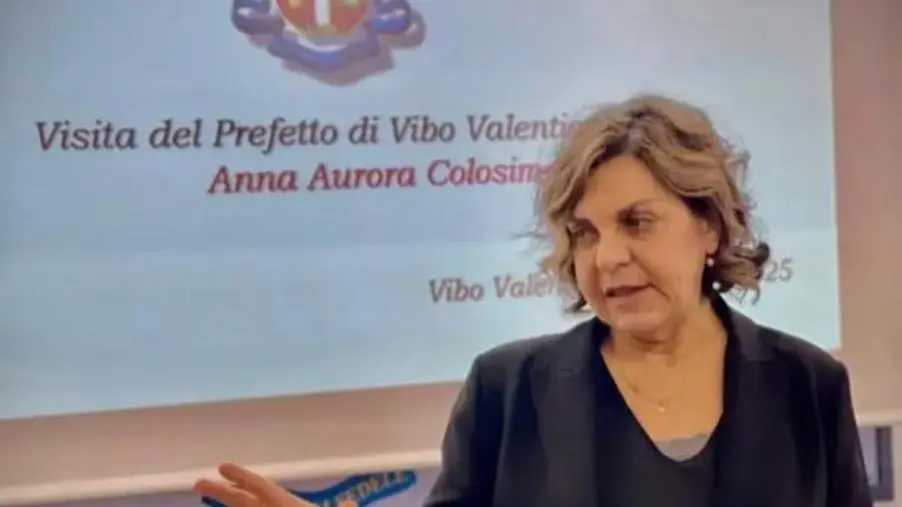 images Vibo, il prefetto Anna Aurora Colosimo in visita al Comando provinciale dei Carabinieri  
