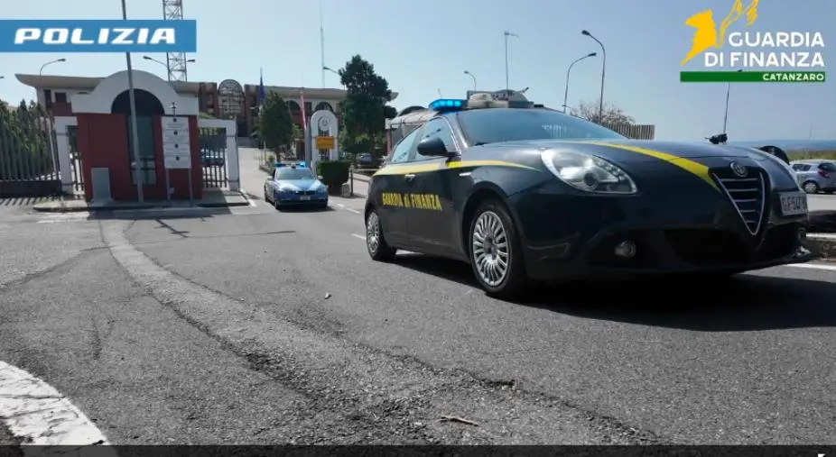 Sequestrati strumenti di rilevazione targhe installati in alcuni Comuni della fascia ionica catanzarese 