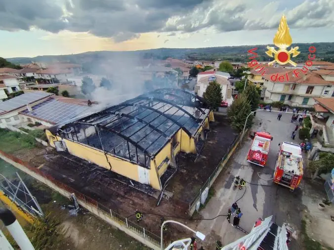 In fiamme una palestra comunale nel Vibonese 