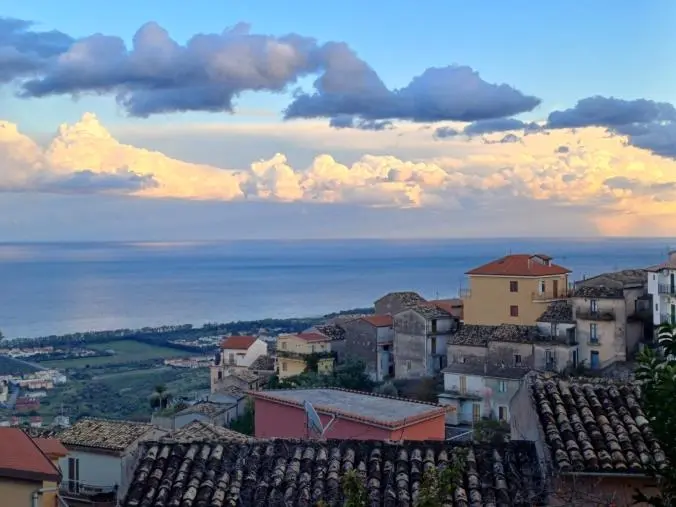 A S. Andrea Apostolo dello Jonio tra viuzze, chiese e palazzi nobiliari