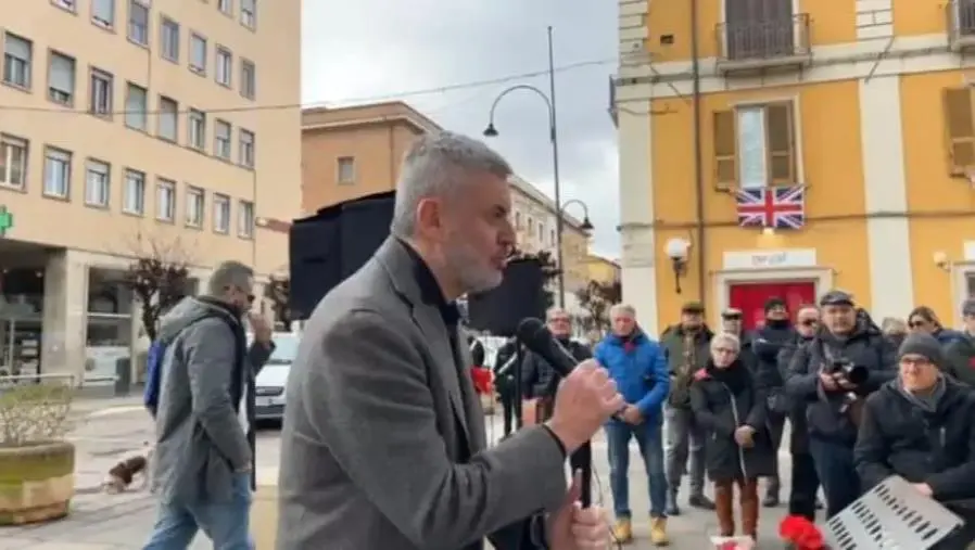 Cosenza, la scultura del Leone Socialista: "La storia non si sfratta"