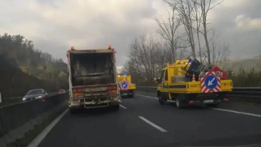 Incidente stradale a Marcellinara, traffico intenso sulla Statale 280 in direzione Lamezia