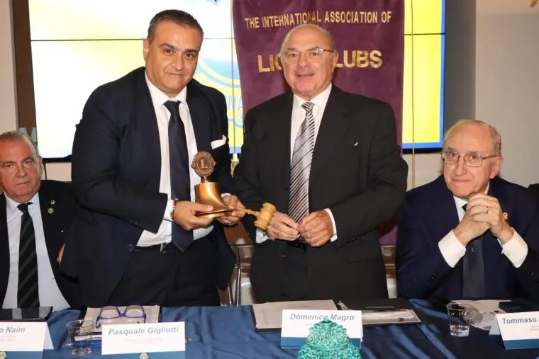 images Passaggio della campana al Lions Club Catanzaro Rupe Ventosa: Pasquale Gigliotti è il nuovo presidente