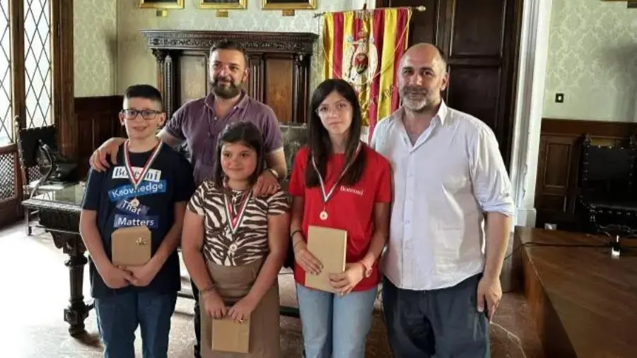 images Giochi matematici alla Bocconi, Belcaro e Buccolieri premiano 3 studenti dell'IC Mater Domini di Catanzaro