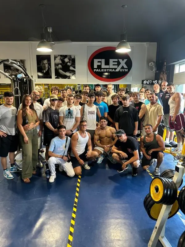 Soverato, bagno di folla alla Flex Gym per Filippo Soavi