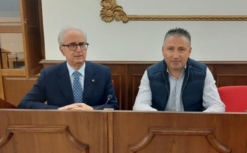 images Squillace, l'opposizione sulle adunanze consiliari: "La nostra assenza per le mancate risposte"