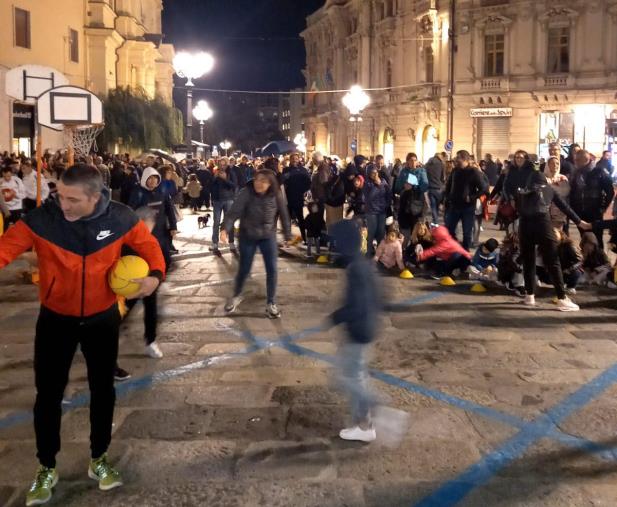 images Isola pedonale Catanzaro, Silipo: "Unica nota stonata l'arroganza di chi parcheggia sul Corso"