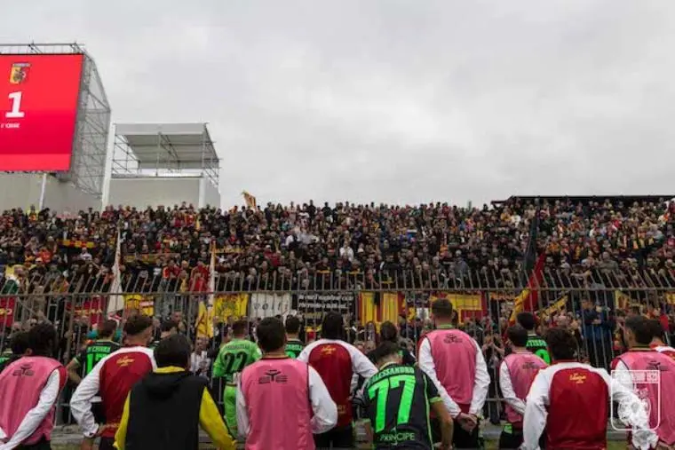 Un Catanzaro dai due volti ci prova, ma poi cede al Monza di fronte a 3mila tifosi giallorossi