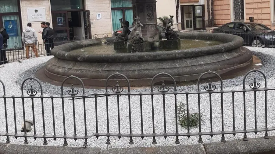 Catanzaro, querelle sulla fontana di Piazza Cavour: nuovo intervento di Italia Nostra 