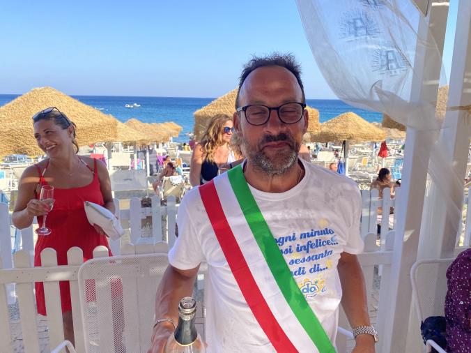 images Gerry Starace è il nuovo sindaco del Dadada beach village di Montauro (VIDEO)