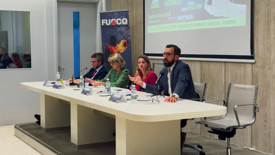 images “Se questo è l’uomo” ha fatto tappa a Catanzaro: oltre 150 partecipanti al convegno “Il controllo dell’informazione”