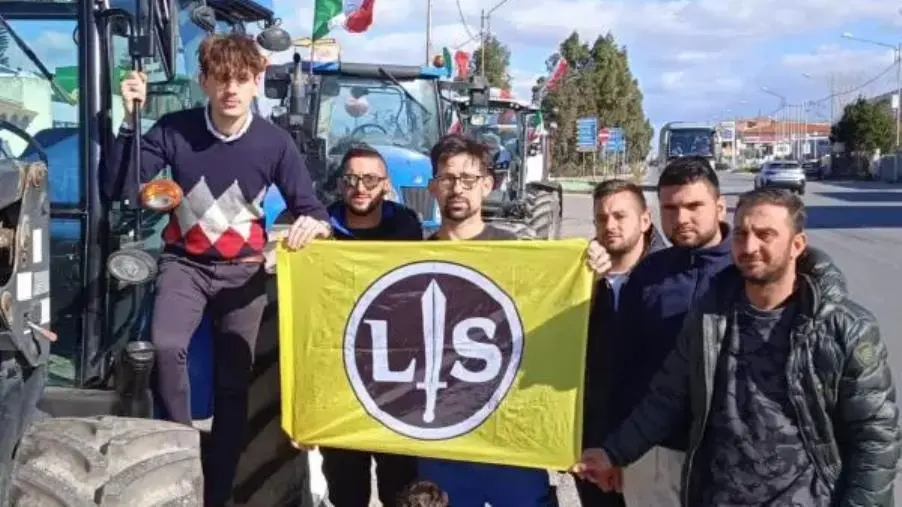 Protesta dei trattori, l'attivista studentesco catanzarese Claudio Maria Ciacci a sostegno degli agricoltori