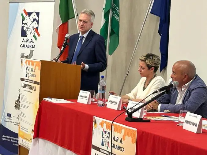 images Ara Calabria, successo per i seminari sul settore apistico