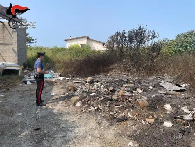 images Appiccano fuoco ma vengono beccati: due arresti a Roccella 