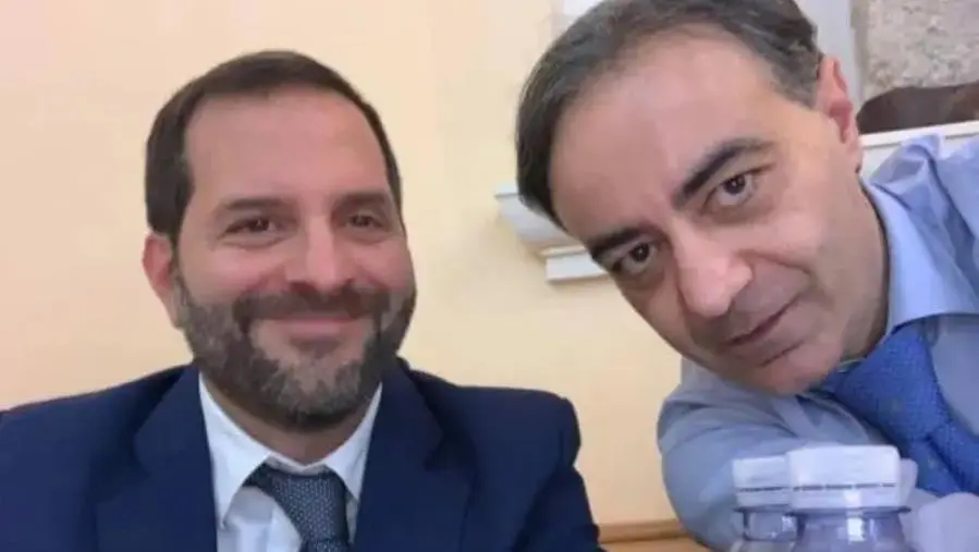 Crotone, l’avvocato Rocca consegna all’Onorevole Santacroce il programma per lo sviluppo del territorio 