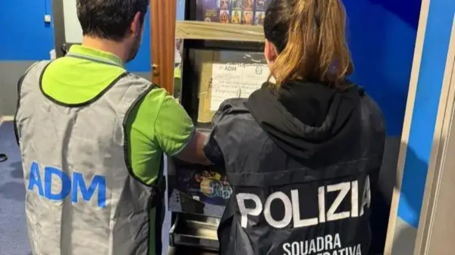 Scommesse e giochi illegali a Catanzaro, proseguono i controlli: sanzionato un locale 
