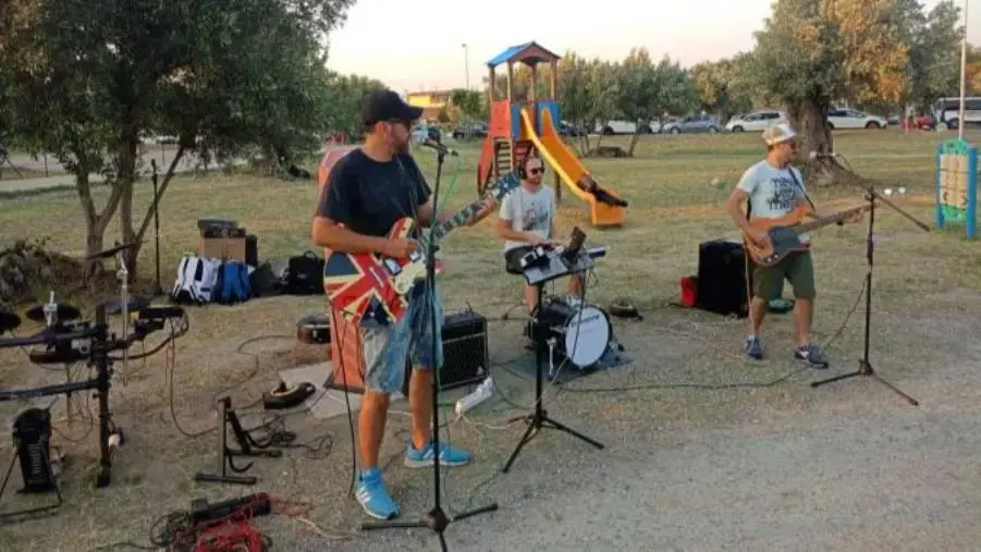 images Simeri Crichi, inaugurato il Totem "OpenStage" per la musica dal vivo