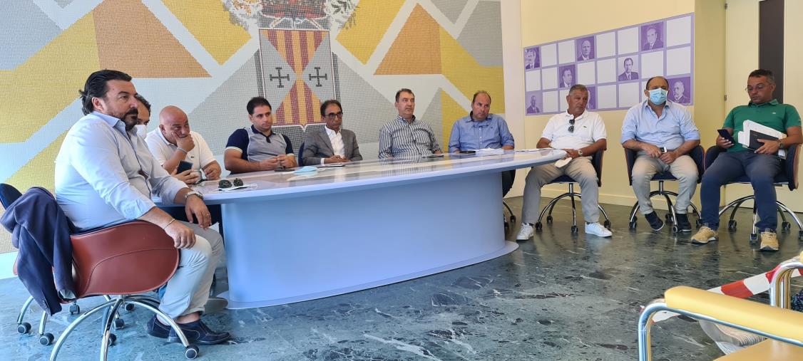 images Sede liceo scientifico Siciliani. Il presidente della Provincia Abramo incontra la dirigente e le rappresentanze dei genitori, degli studenti e dei docenti  