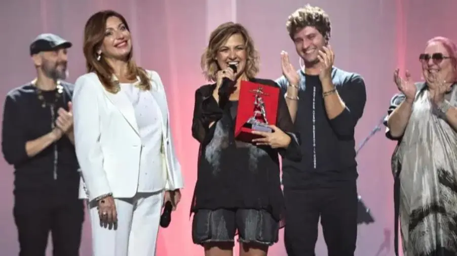 XXI Festival d'autunno, chiusura pirotecnica: Irene Grandi esplosiva al Politeama di Catanzaro 