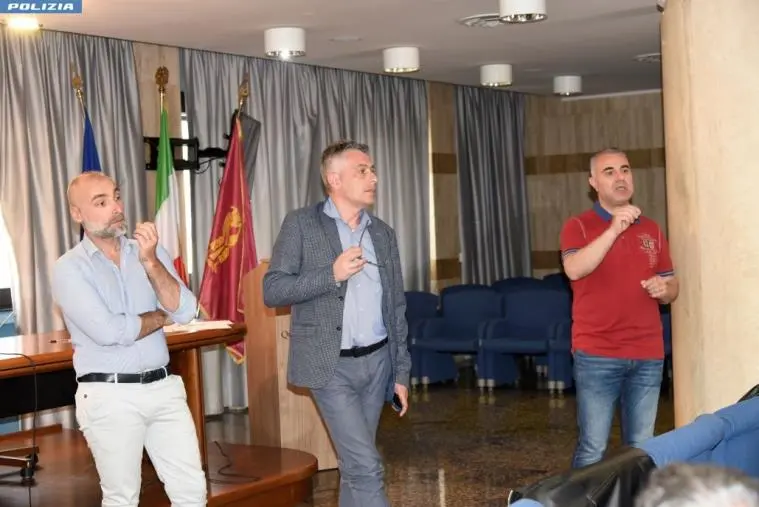 Catanzaro, “Sulla scena del crimine”: formazione specialistica a cura della Polizia Scientifica

 