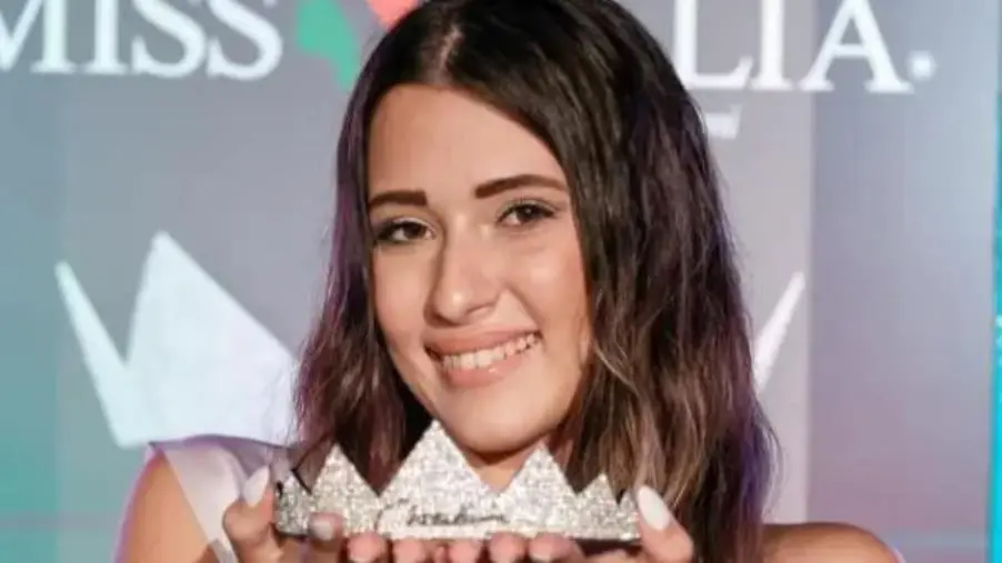 images Miss  Bandiera blu Calabria è la catanzarese Rebecca Mazza 