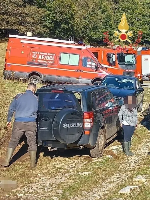 images Taverna, perde l'orientamento mentre cerca funghi: ritrovata dai vigili del fuoco