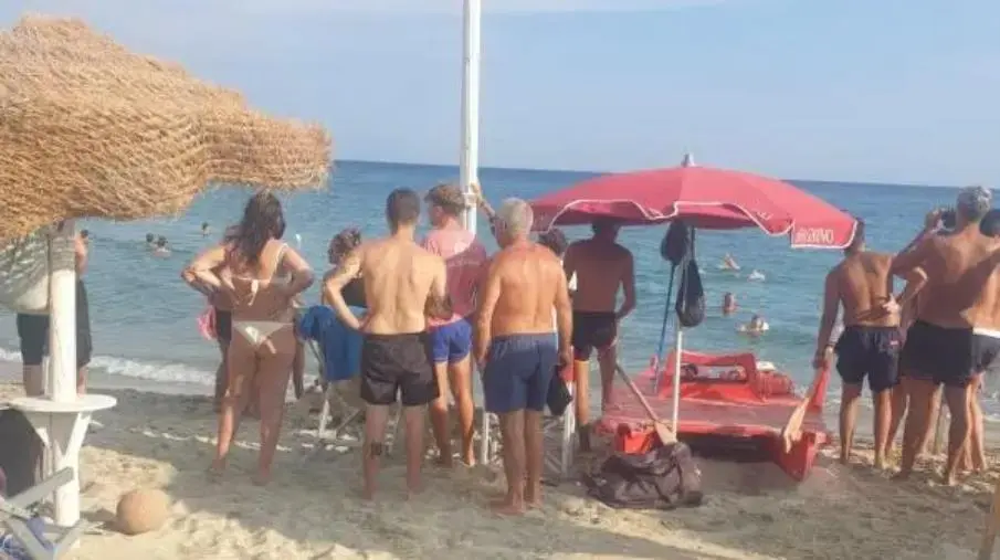 images Paura a Sellia Marina: barca alla deriva, lanciato l’allarme alla Guardia costiera 