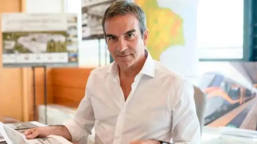 Regionali, Occhiuto si ricandida con 7 liste a sostegno e presenta il primo manifesto elettorale