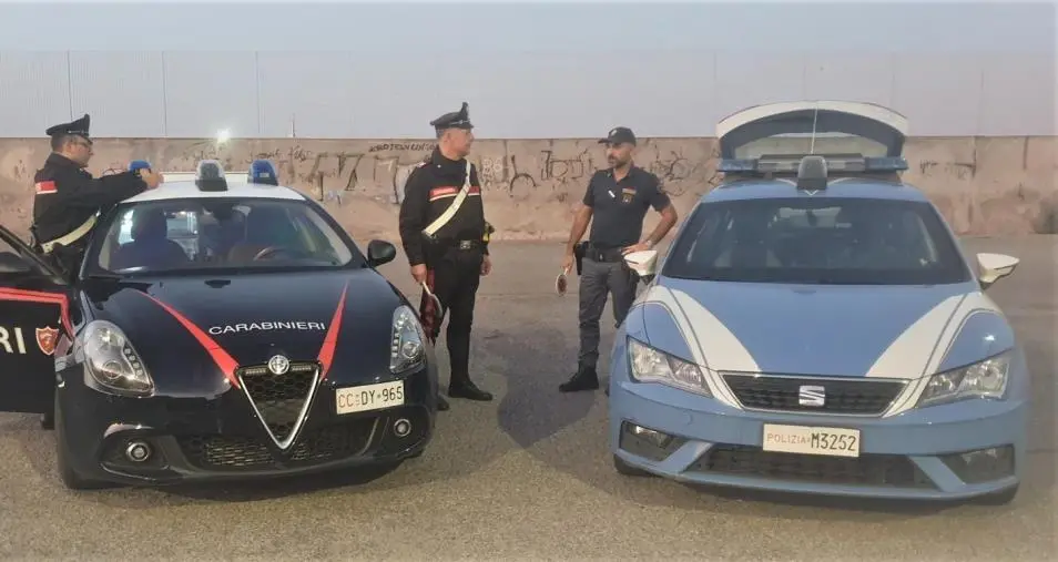 A Cirò Marina e Cotronei sospesi un bar e un'ortofrutta frequentati da pregiudicati