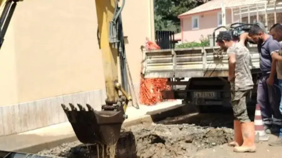 Catanzaro, lavori in corso per riparazioni alla condotta idrica tra Materdomini e Gagliano