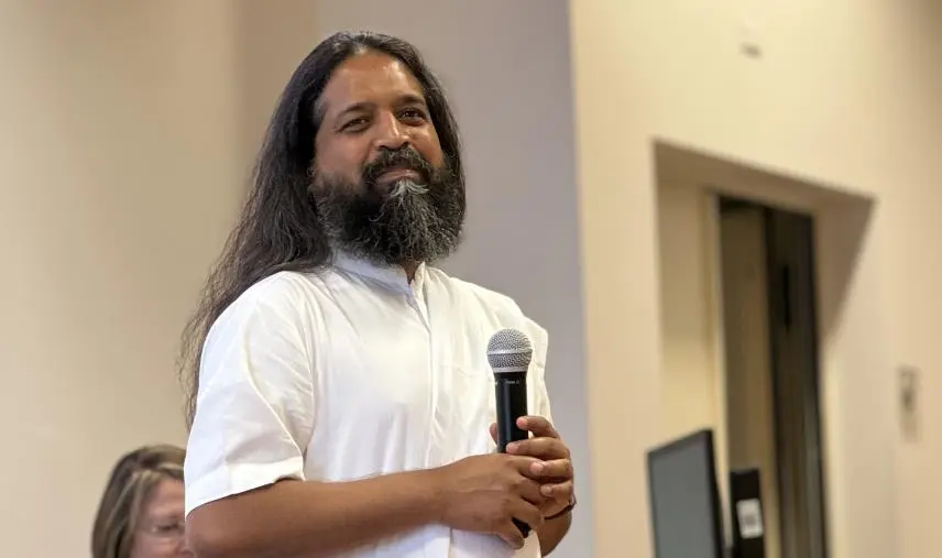 images Swami Jaataveda a Catanzaro: meditazione e respiro per abbattere stress e negatività
