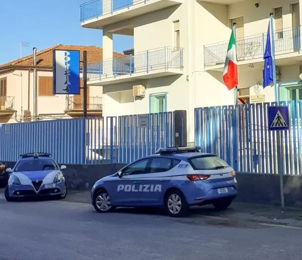 Minacce di morte alla moglie con una pistola davanti ai figli: un arresto nel Reggino