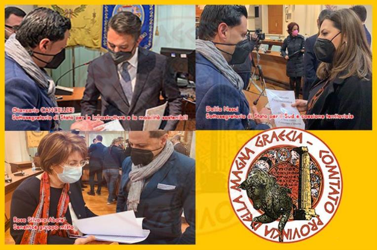 images Statale 106. Il Comitato provincia della Magna Graecia consegna copia del progetto che vedrà coinvolte le comunità a Sud di Sibari verso Crotone