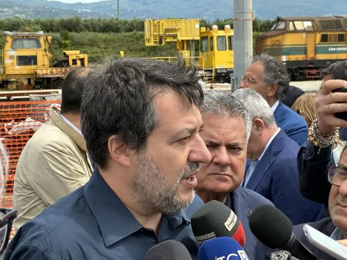 Il ministro Salvini a Lamezia: “L’ex scalo merci diventi il cuore della logistica del Sud” (VIDEO)
