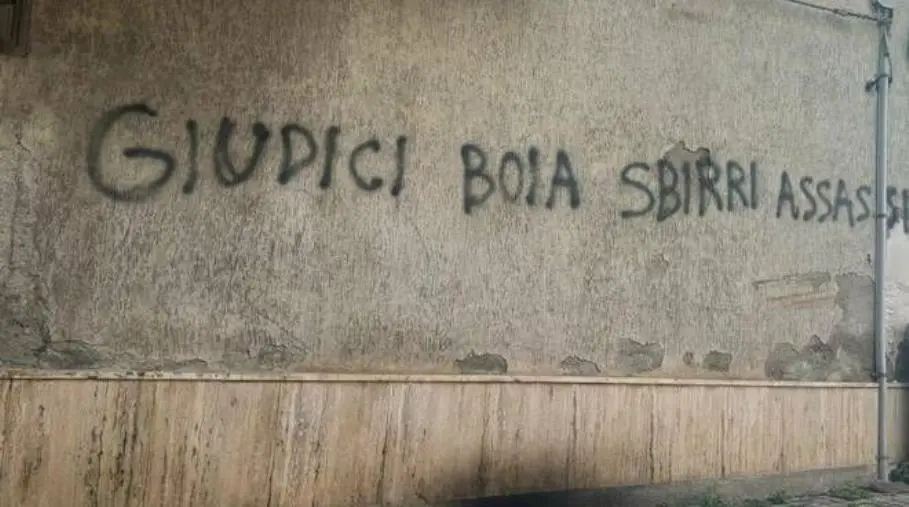 Scritte oltraggiose contro forze dell'ordine e magistrati a Lamezia Terme, la solidarietà di NSC Catanzaro: 