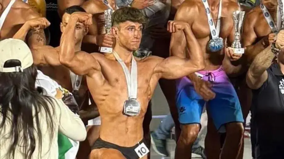 Davide Runco: dalla forza del Powerlifting all'eleganza del Classic Physique, talento calabrese alla conquista d'Europa